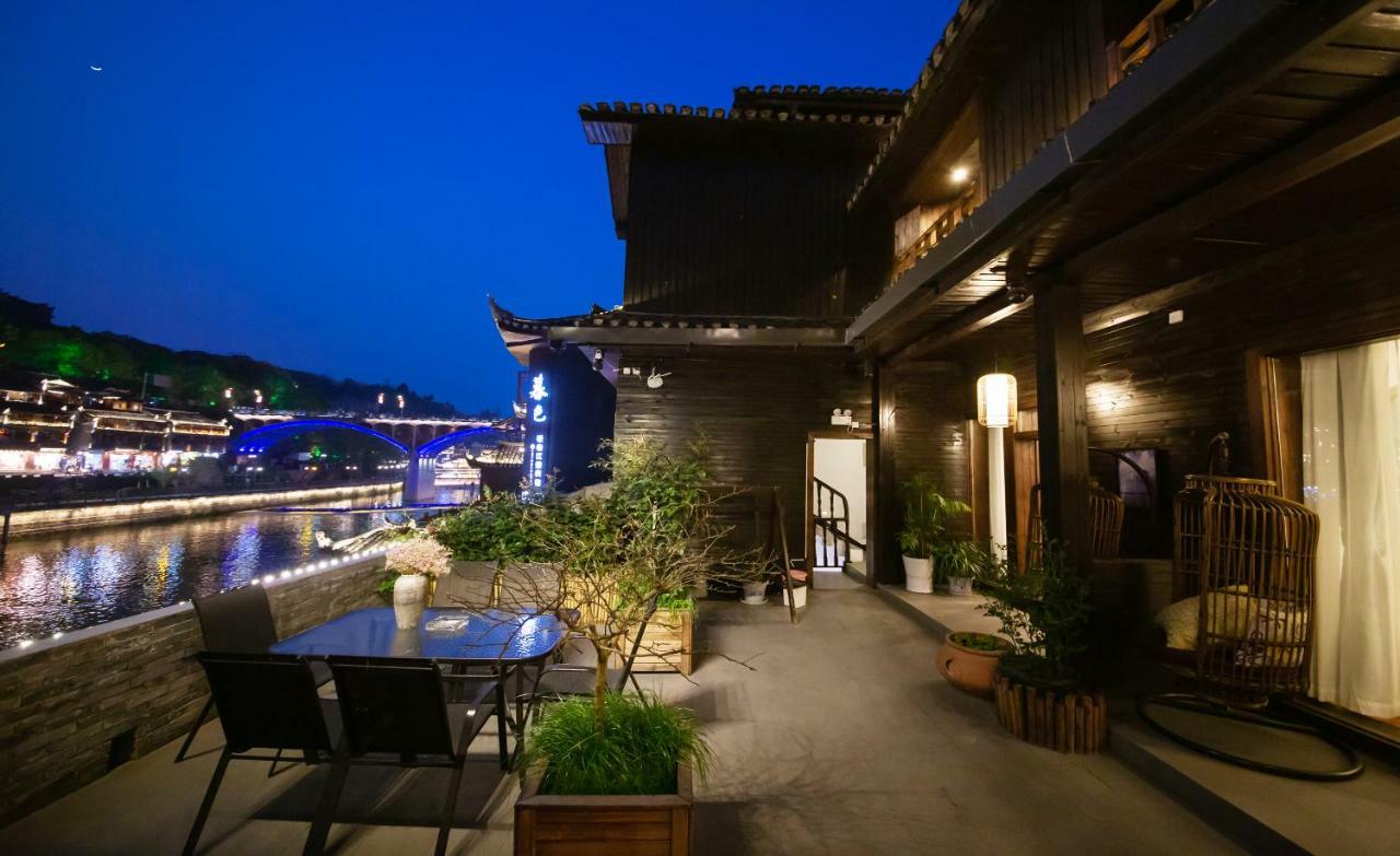 Fenghuang Slowly Time Inn Exteriör bild